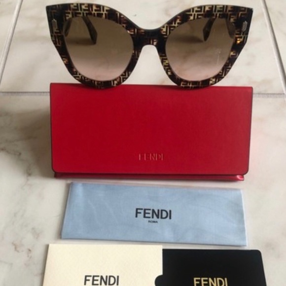 ?NEW FENDI SHOW STOPPER SUNGLASSES ? main image 5